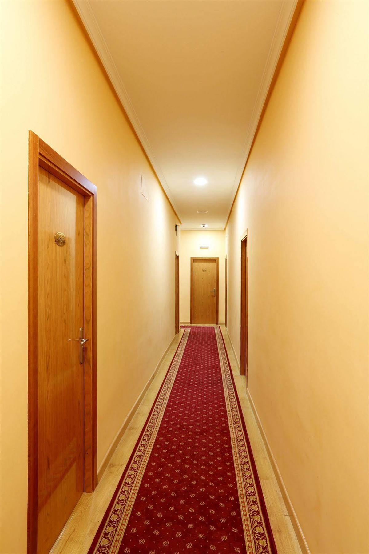 Hostal Sil & Serranos 马德里 外观 照片