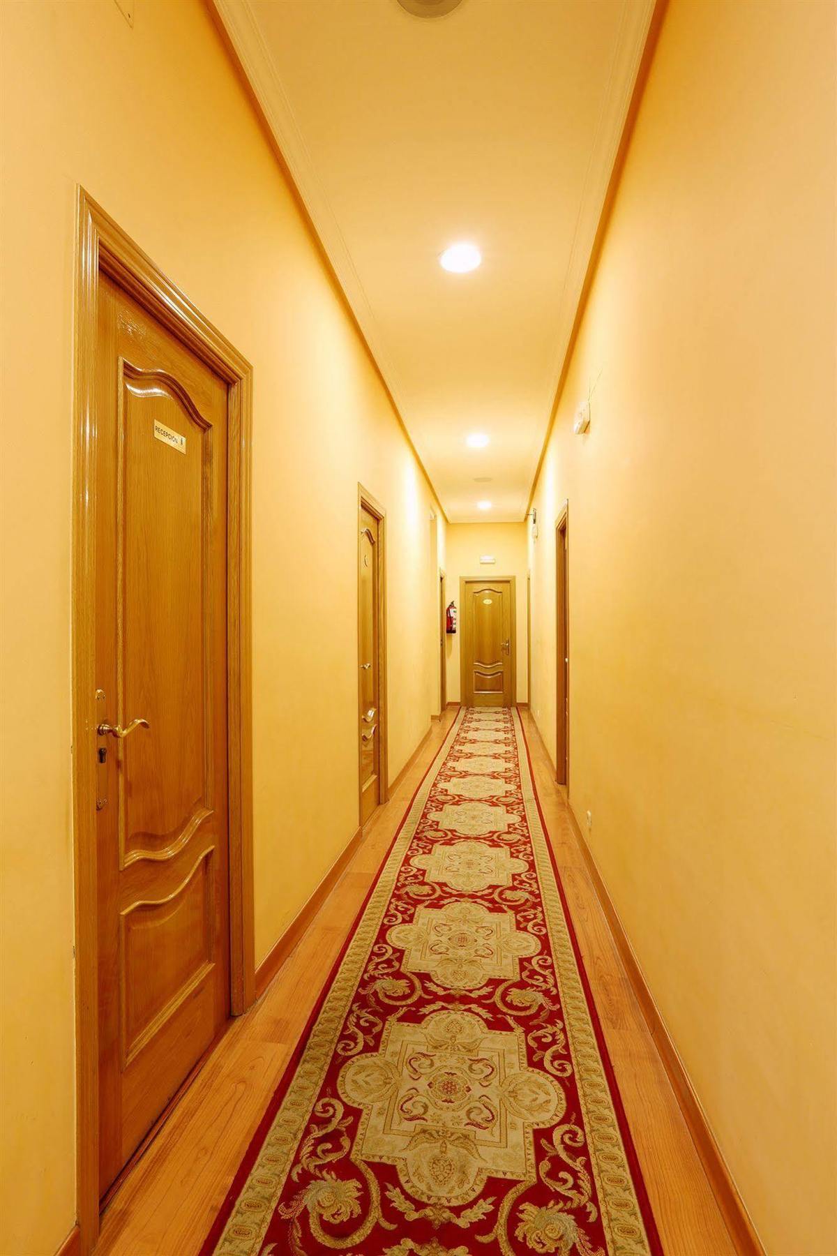 Hostal Sil & Serranos 马德里 外观 照片