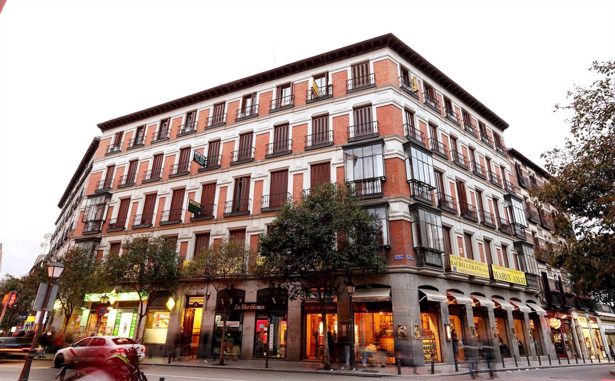 Hostal Sil & Serranos 马德里 外观 照片